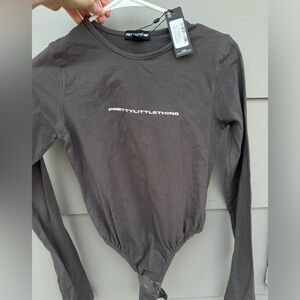 PrettyLittleThing Charcoal Logo Long Sleeve Bodysuit